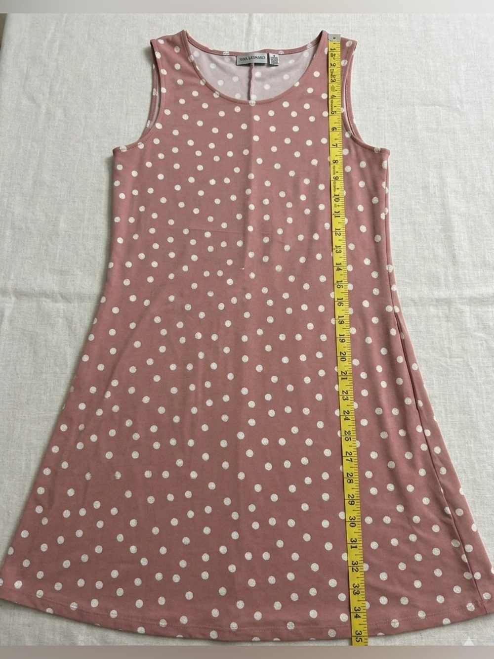 Nina Leonard Scoop
Neck swing Dress with Pockets. Size medium. Like new - Picture 5 of 7